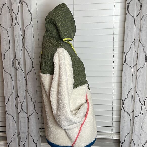 UGG® IGGY Sherpa Half Zip Hooded Jacket - Picture 4 of 12